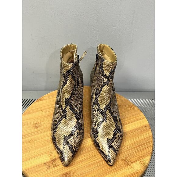 Isaac Mizrahi Highline United Booties Womens size 7.5 Kelcee snakeskin side zip - Picture 3 of 10